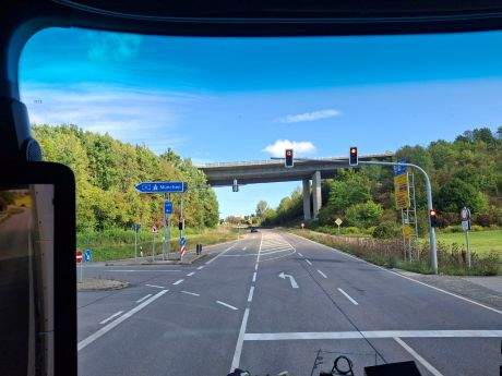 23. ПУТЕШЕСТВЕННИЦА НА ФУРЕ /Дальнобойщица